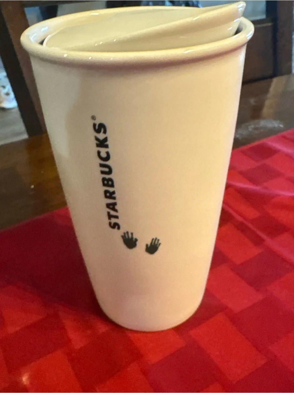 Ceramic Travel Mug with Green Graphic and Spill-Resistant Lid